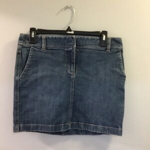 Ann Taylor for Loft size 2 clasp and zipper closure jean skirt with pock…